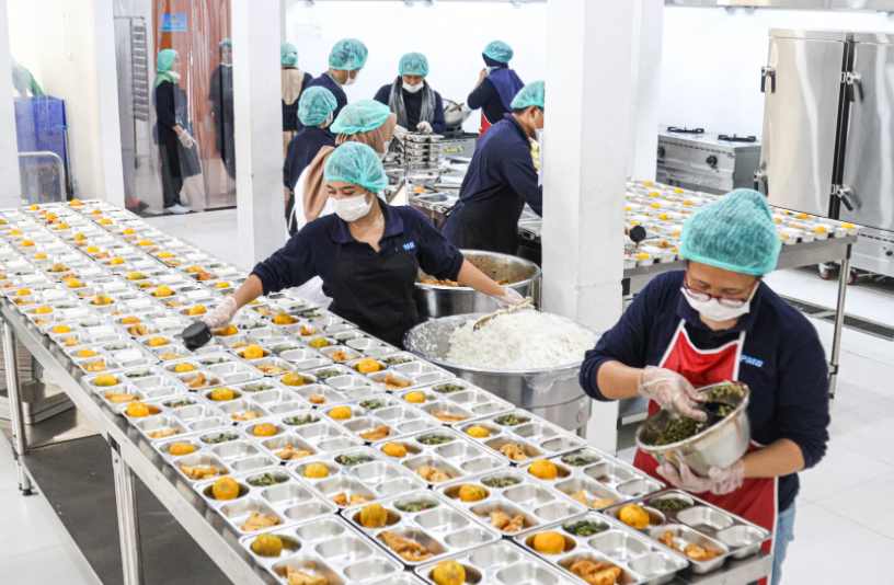 Pengawasan Keamanan Kerja Staf Dapur Makan Bergizi Gratis