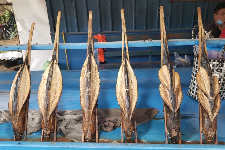 Program Pemerintah Pengolahan Ikan Asap untuk Mendorong Usaha Perikanan