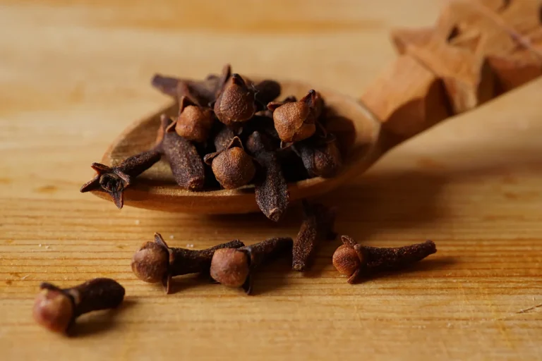 Alat Pemisah Bunga Cengkeh Praktis Dan Efisien